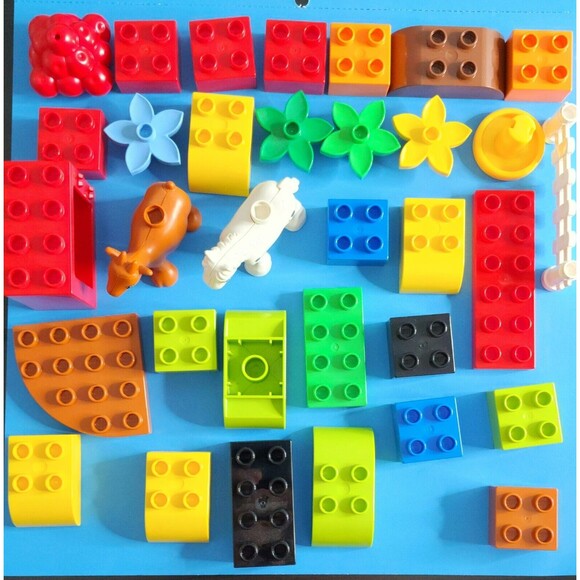Lego DUPLO Bulk Brick Lot of 33 Blocks Of All Types Washed Multicolored - Picture 3 of 3